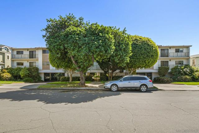 Image 33 of 36 For 835 E Ave  B