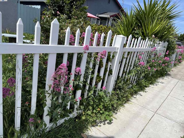 6223 Dairy Ave, Newark CA: https://media.crmls.org/mediaz/7a706861-9cc3-43b1-aca0-4aed93aa78d2.jpg