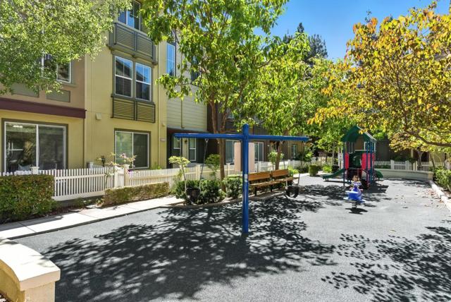 211 Peppermint Tree Terrace, Sunnyvale CA: https://media.crmls.org/mediaz/7a70a9b3-1c9a-4e74-8eac-7bdb351fb98d.jpg