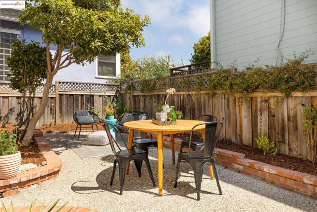 1420 Catherine Dr, Berkeley CA: https://media.crmls.org/mediaz/7a716872-dad5-46da-8e95-22ae25e91c76.jpg