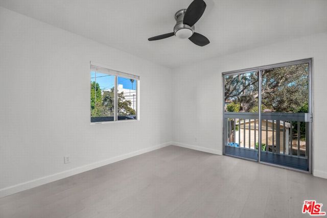 466 S Venice Boulevard, Venice CA: https://media.crmls.org/mediaz/7a71d8b8-cc2c-4583-a0e4-d8a18a839857.jpg