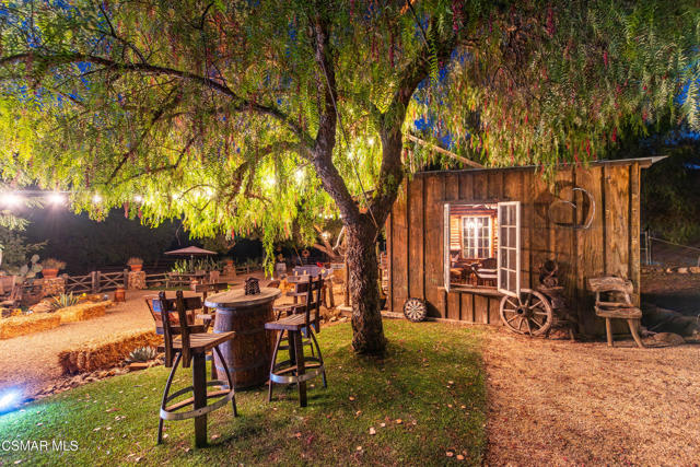 356 E Carlisle Road, Thousand Oaks CA: https://media.crmls.org/mediaz/7a71e370-be1a-480c-a1cc-16a1978f5171.jpg