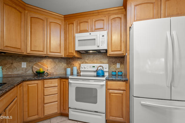 Detail Gallery Image 10 of 45 For 4499 via Marisol #321,  Los Angeles,  CA 90042 - 2 Beds | 2 Baths