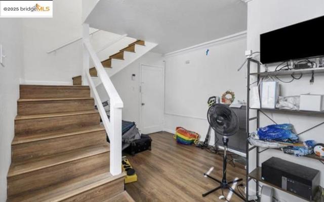1298 63rd St, Emeryville CA: https://media.crmls.org/mediaz/7a738018-470c-40ef-86e4-fef3d2200e75.jpg