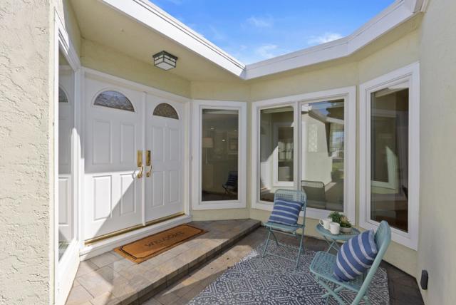 372 Bluefish Court, Foster City CA: https://media.crmls.org/mediaz/7a73b08a-0126-4848-89e1-a4814d45b1ed.jpg