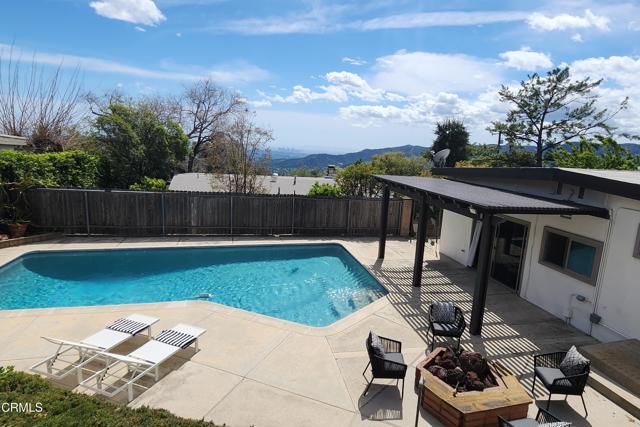 5519 Terrace Drive, La Crescenta CA: https://media.crmls.org/mediaz/7a741067-c534-4aad-8f26-731d2e673bde.jpg