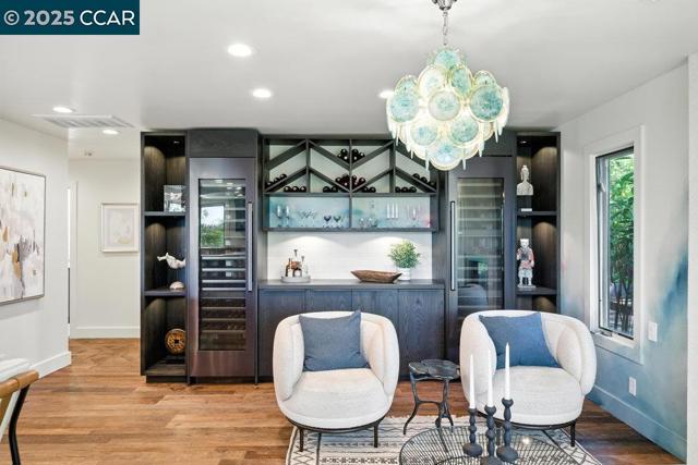 1341 Juanita Dr, Lafayette CA: https://media.crmls.org/mediaz/7a746a83-8a2d-419d-b589-998a918f8680.jpg
