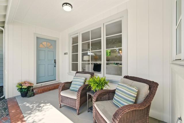 1405 Oakhurst Avenue, San Carlos CA: https://media.crmls.org/mediaz/7a74ddbc-02df-4e2b-a08b-31aef00cd56d.jpg