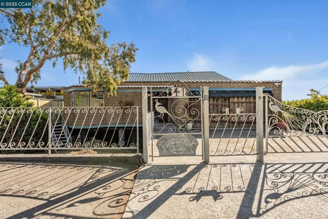 841 Ocean Ave, Richmond CA: https://media.crmls.org/mediaz/7a754564-bc3e-4e72-a6da-5753f3253d2a.jpg