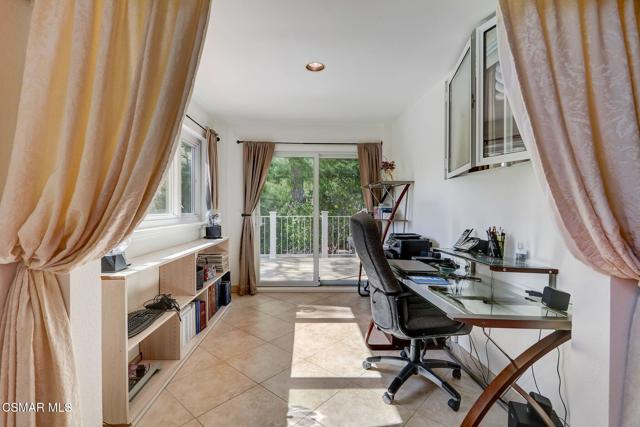 7 Bell Canyon Road, Bell Canyon CA: https://media.crmls.org/mediaz/7a754eba-cb20-4e5e-9545-a78d46909bdb.jpg