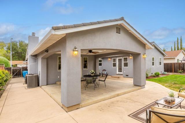 10424 Dempster Avenue, Cupertino CA: https://media.crmls.org/mediaz/7a75b998-7f0e-4dfd-beb0-e3fb7c28c985.jpg