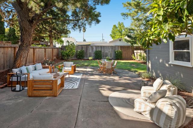 220 26th Avenue, San Mateo CA: https://media.crmls.org/mediaz/7a75d6eb-6cb3-4d7a-ad0c-77f82aaf908f.jpg