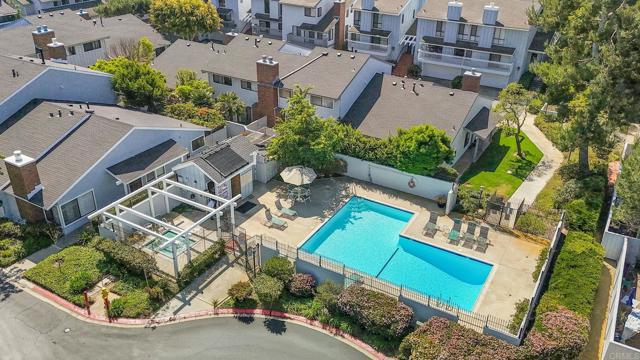 Detail Gallery Image 19 of 23 For 3380 Caminito Gandara, La Jolla,  CA 92037 - 3 Beds | 2/1 Baths