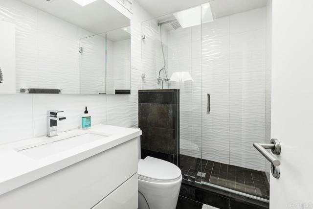 6544 Caminito Northland, La Jolla CA: https://media.crmls.org/mediaz/7a763d03-2352-4bc3-b229-06e71547f0a5.jpg