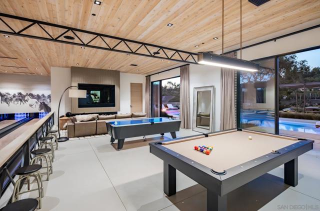 14783 Roxbury Terr., Rancho Santa Fe CA: https://media.crmls.org/mediaz/7a76c277-f560-47e5-a0e0-e6e533cbd3de.jpg