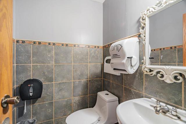 5272 5272 Monterey Road, San Jose CA: https://media.crmls.org/mediaz/7a76e63e-325e-4f00-b715-a12d1a0007fe.jpg