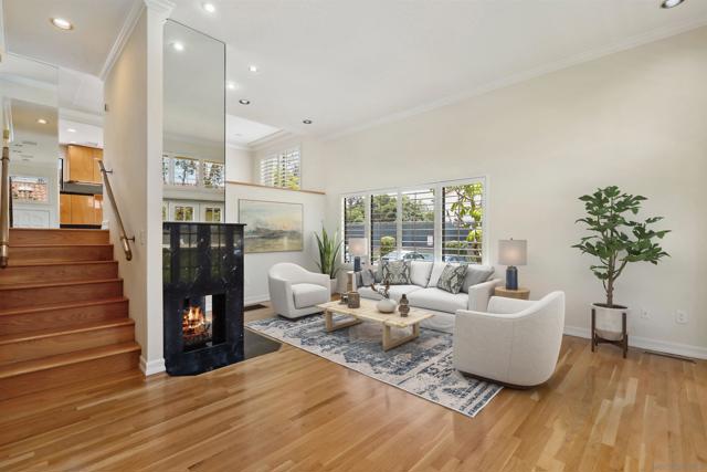 3946 La Jolla Village Dr, La Jolla CA: https://media.crmls.org/mediaz/7a7729a5-a6cc-478b-8704-a2ec5757d5fa.jpg