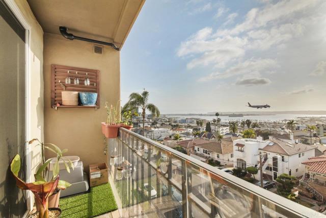 Detail Gallery Image 8 of 43 For 2445 Brant St #506,  San Diego,  CA 92101 - 2 Beds | 2 Baths