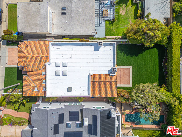 1756 Ruhland Avenue, Manhattan Beach CA: https://media.crmls.org/mediaz/7a7763b1-a266-4004-8481-d6833d602218.jpg