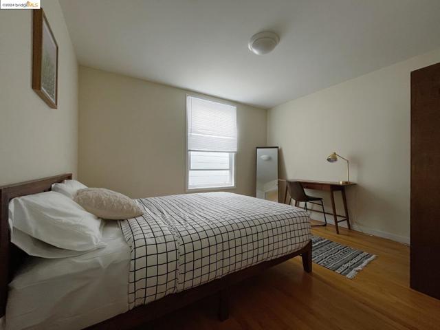 Image 16 of 26 For 168 Bernard St