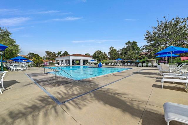 4981 Lamia Way, Oceanside CA: https://media.crmls.org/mediaz/7a7785c2-f809-43bf-a7f5-977e1c464750.jpg