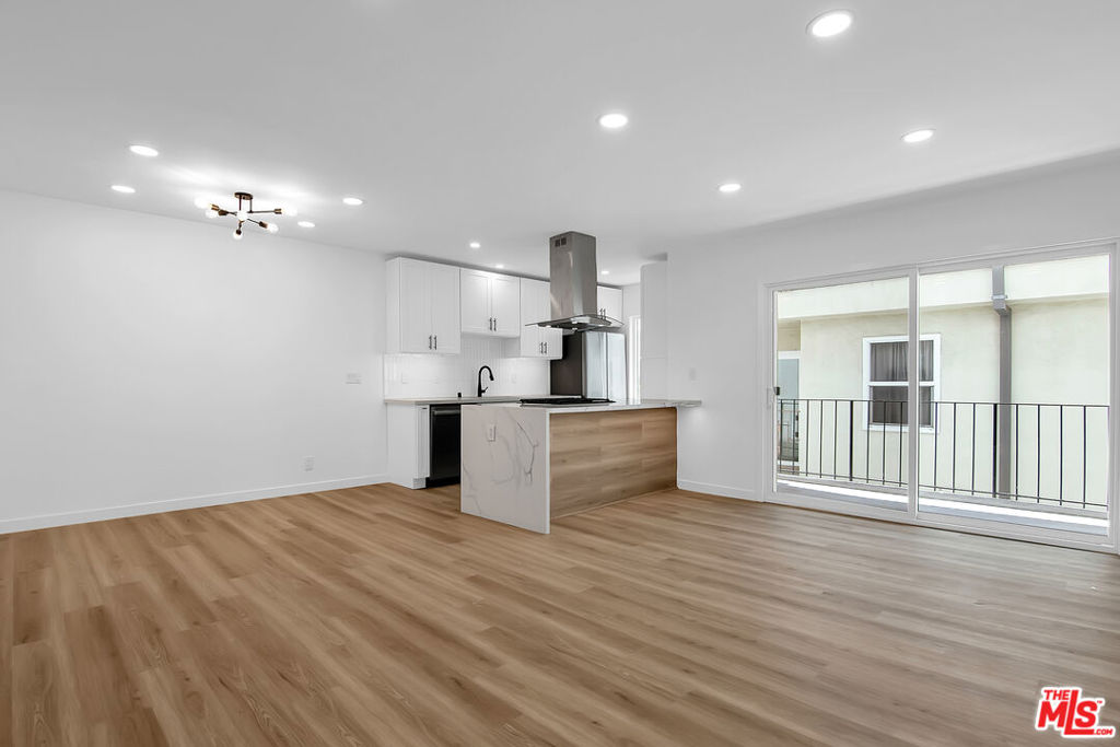 1021 N Genesee Avenue #8