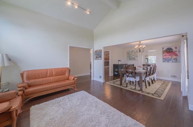 1121 Palo Alto Way, Salinas CA: https://media.crmls.org/mediaz/7a77fa7d-0a1e-48ca-aac2-ee25822d3a1f.jpg
