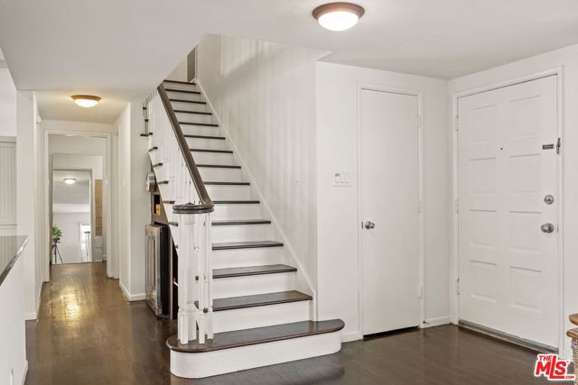 11121 Franklin Avenue, Culver City CA: https://media.crmls.org/mediaz/7a78f66a-7d6f-4d73-9ae6-ff558a9dbb4b.jpg