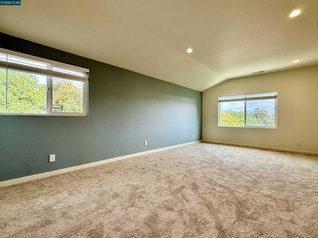 148 Lancaster Way, Vallejo CA: https://media.crmls.org/mediaz/7a791fc4-14ba-4f05-b169-b67e548165fc.jpg