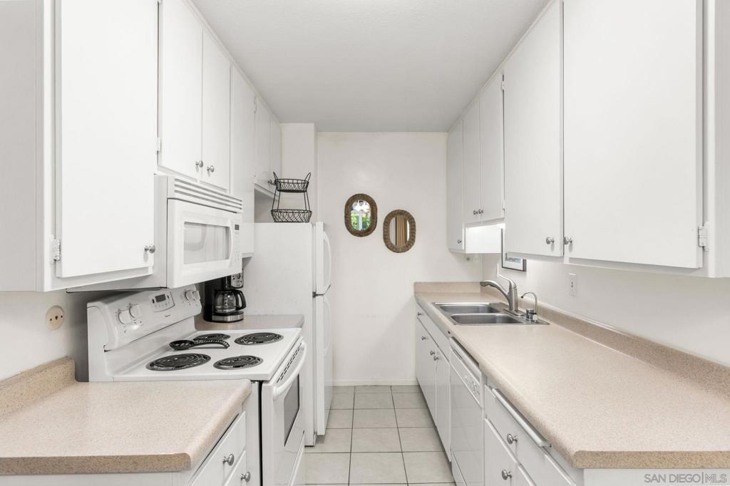 1855 Diamond St - photo 6