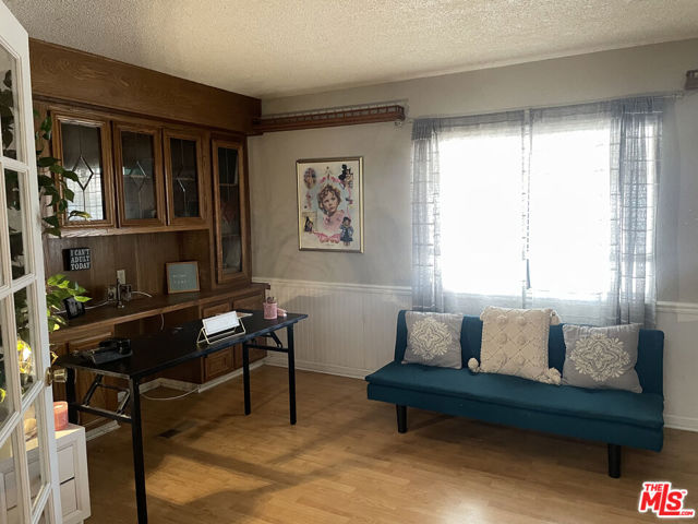 5001 W Florida Avenue, Hemet CA: https://media.crmls.org/mediaz/7a7a4464-63aa-4829-83b0-395c085d19ba.jpg