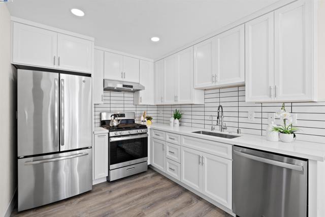 33143 Lake Garrison, Fremont CA: https://media.crmls.org/mediaz/7a7a5a98-5e2e-47df-9bb4-fb77fddfc075.jpg