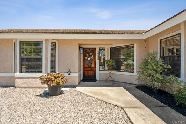 24039 Del Amo Road, Ramona CA: https://media.crmls.org/mediaz/7a7a6e9d-3cb8-4f1d-9730-09f4c0f0a1c0.jpg