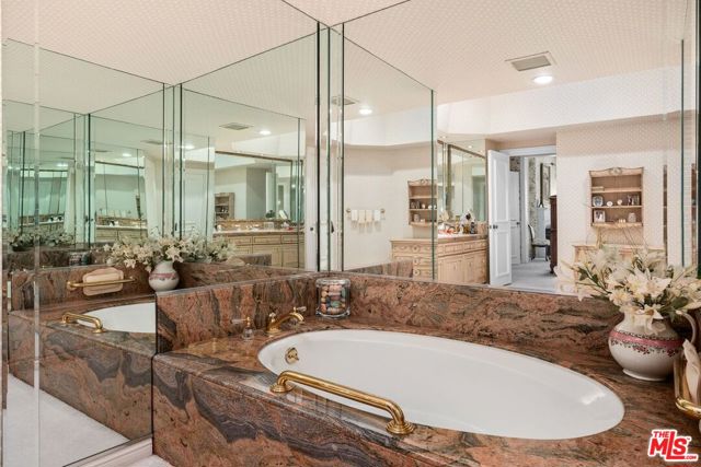 10114 Empyrean Way, Los Angeles CA: https://media.crmls.org/mediaz/7a7bf1f9-1657-4b4c-b20f-6e0935462307.jpg