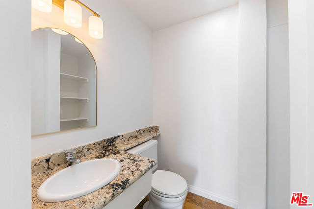 20438 Pacific Coast Highway, Malibu CA: https://media.crmls.org/mediaz/7a7cf7cf-eecc-4a68-8655-d7c3d15dc643.jpg