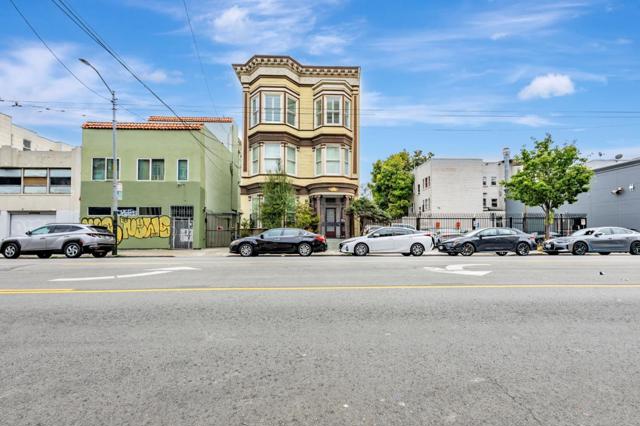 473 South Van Ness Avenue, San Francisco CA: https://media.crmls.org/mediaz/7a7d06ef-2a21-477e-a2b5-e0083ec3aa51.jpg