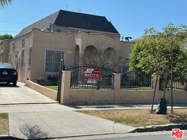 1179 N Berendo Street, Los Angeles CA: https://media.crmls.org/mediaz/7a7d0967-9209-452d-930f-0d202f01c772.jpg