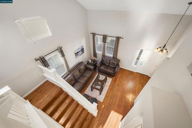 Image 34 of 60 For 34 Elmwood Dr