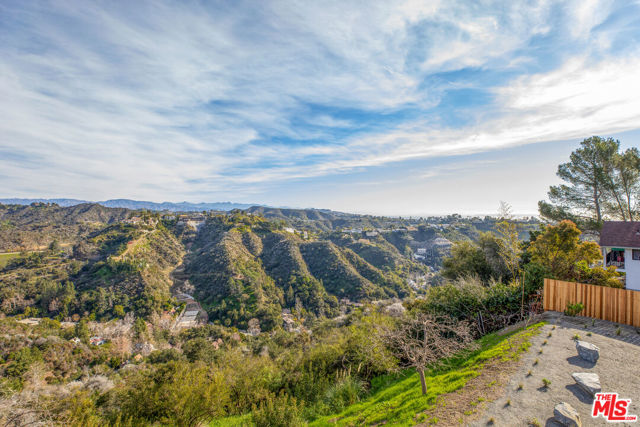 1448 STRADELLA Road, Los Angeles CA: https://media.crmls.org/mediaz/7a7ec390-d548-4e12-af33-1692c2f62b54.jpg