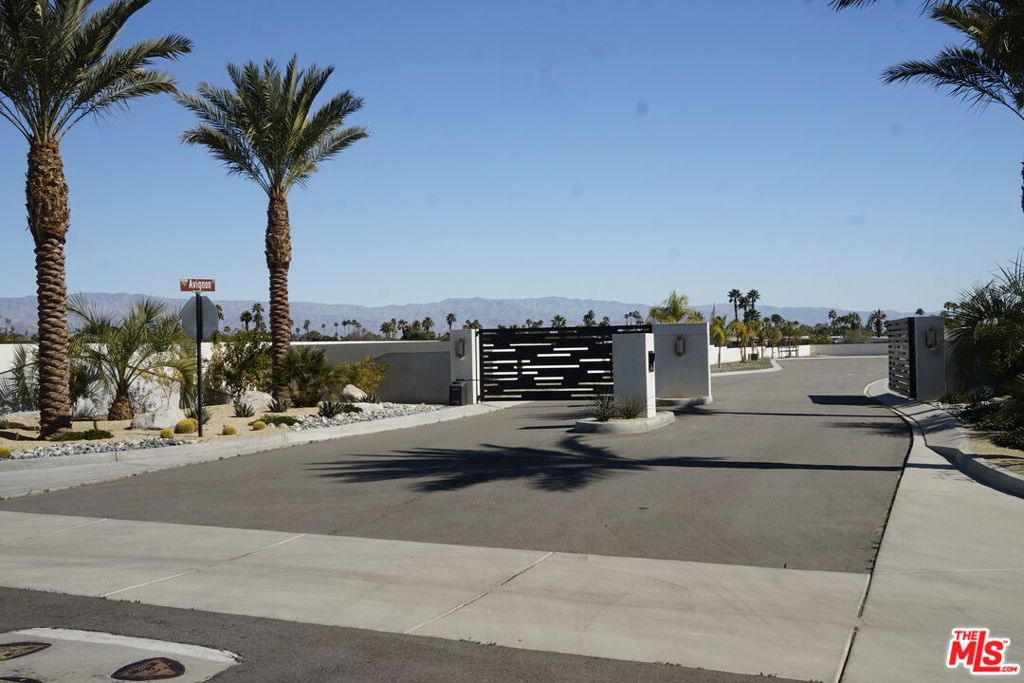 1 Vista Dunes, Rancho Mirage, CA 92270