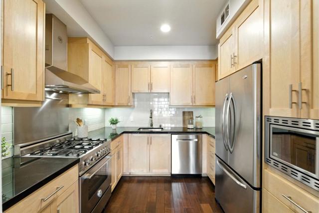 1001 Laurel Street, San Carlos CA: https://media.crmls.org/mediaz/7a7fba32-3cef-481e-877f-25421eb77416.jpg