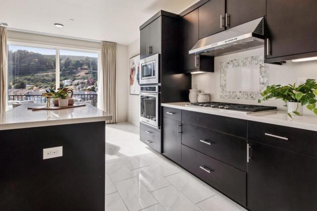 101 Butterweed Lane, Brisbane CA: https://media.crmls.org/mediaz/7a7fbb88-0f7c-45e3-a21d-aae39fb3e440.jpg