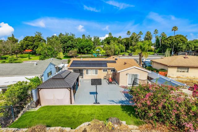 5851 Jackson Dr, La Mesa CA: https://media.crmls.org/mediaz/7a7fed92-97f9-4890-8e72-aed8b6ad022d.jpg