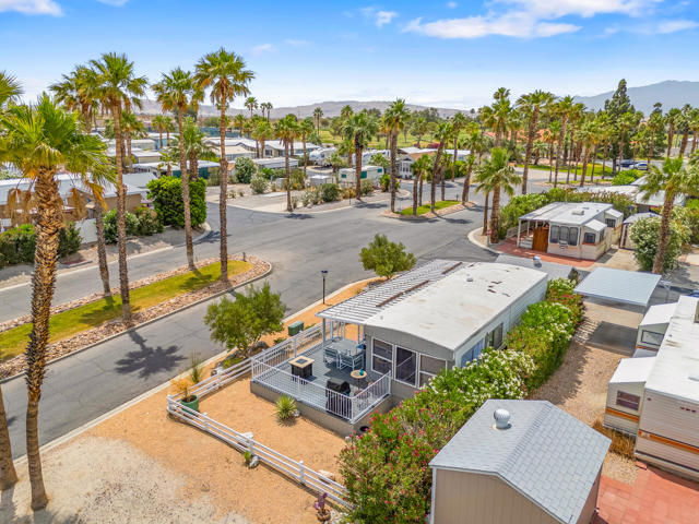 16400 Bubbling Wells Road, Desert Hot Springs CA: https://media.crmls.org/mediaz/7a7fef91-d86d-4842-b1d4-cc8f05e4b86c.jpg