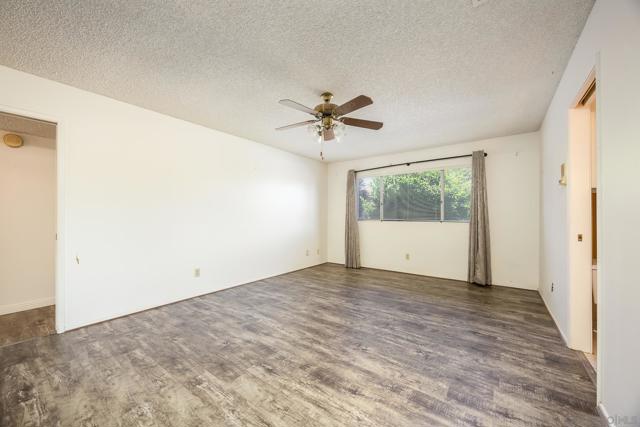 26463 Hamre Pl, Hemet CA: https://media.crmls.org/mediaz/7a80e129-4a89-4684-9f57-ce63b98bb479.jpg