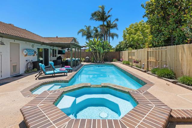 10324 Paseo Palmas Drive, Lakeside CA: https://media.crmls.org/mediaz/7a81660c-3392-46d1-8e2d-21fc3137dd63.jpg