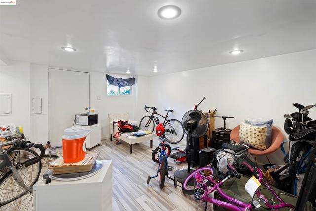 120 Sunset Ave, Vallejo CA: https://media.crmls.org/mediaz/7a817937-b273-4732-be5b-7a47c0af0141.jpg