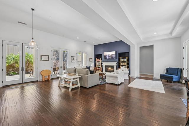 939 Bluejack Road, Encinitas CA: https://media.crmls.org/mediaz/7a81f198-18d3-4ce2-8eb2-f17a992d4f49.jpg