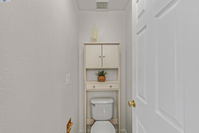 3463 Ellery Cmn, Fremont CA: https://media.crmls.org/mediaz/7a8202f6-a141-4f93-b117-e8183f1a98e5.jpg