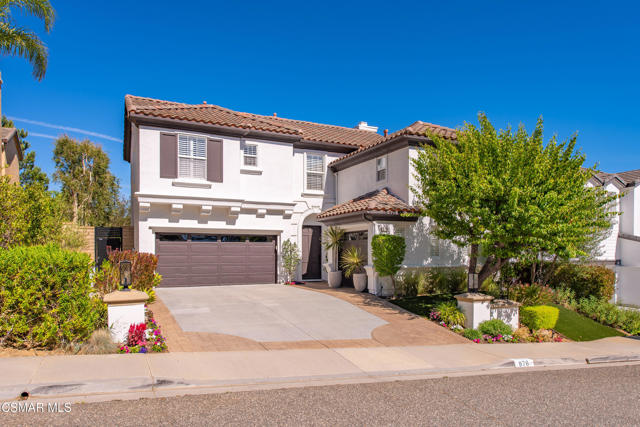 976 Blackbourne, Oak Park CA: https://media.crmls.org/mediaz/7a824676-9ab8-4b1d-ad60-e0fdbdcfa9cf.jpg